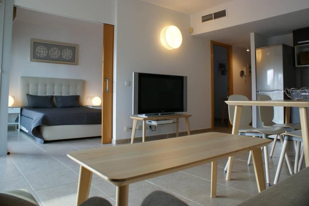 Apartamento En Roses Con Parking Y Piscina Apartment Exterior photo