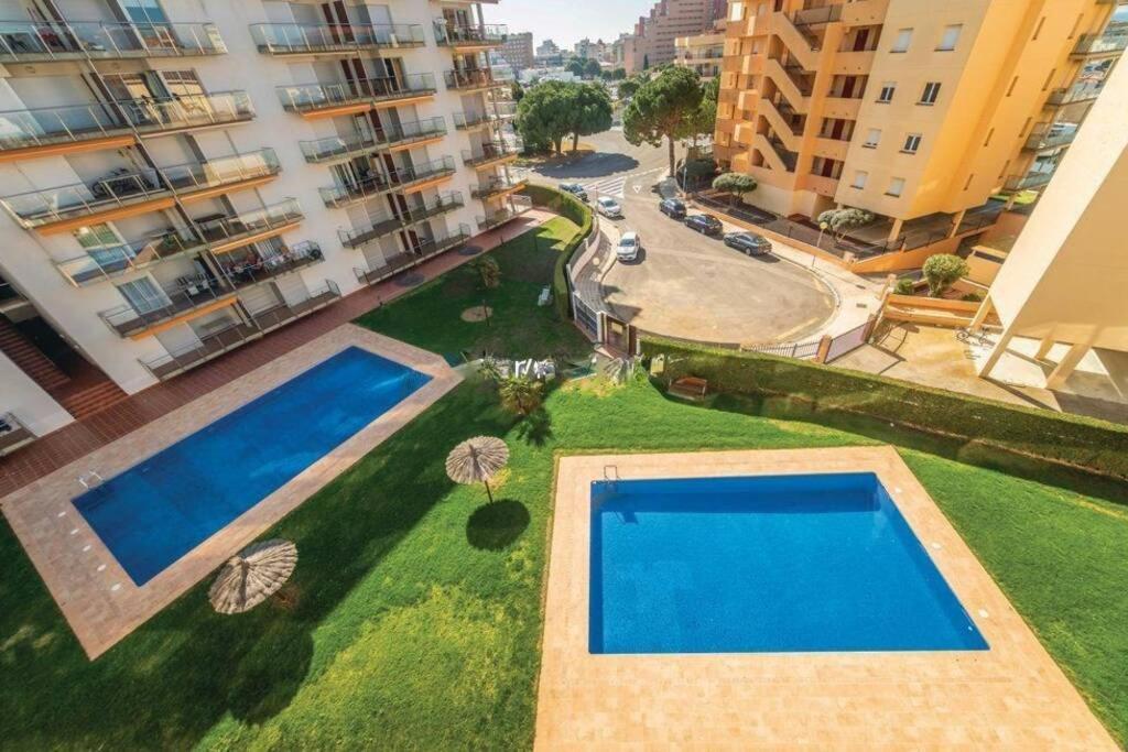 Apartamento En Roses Con Parking Y Piscina Apartment Exterior photo