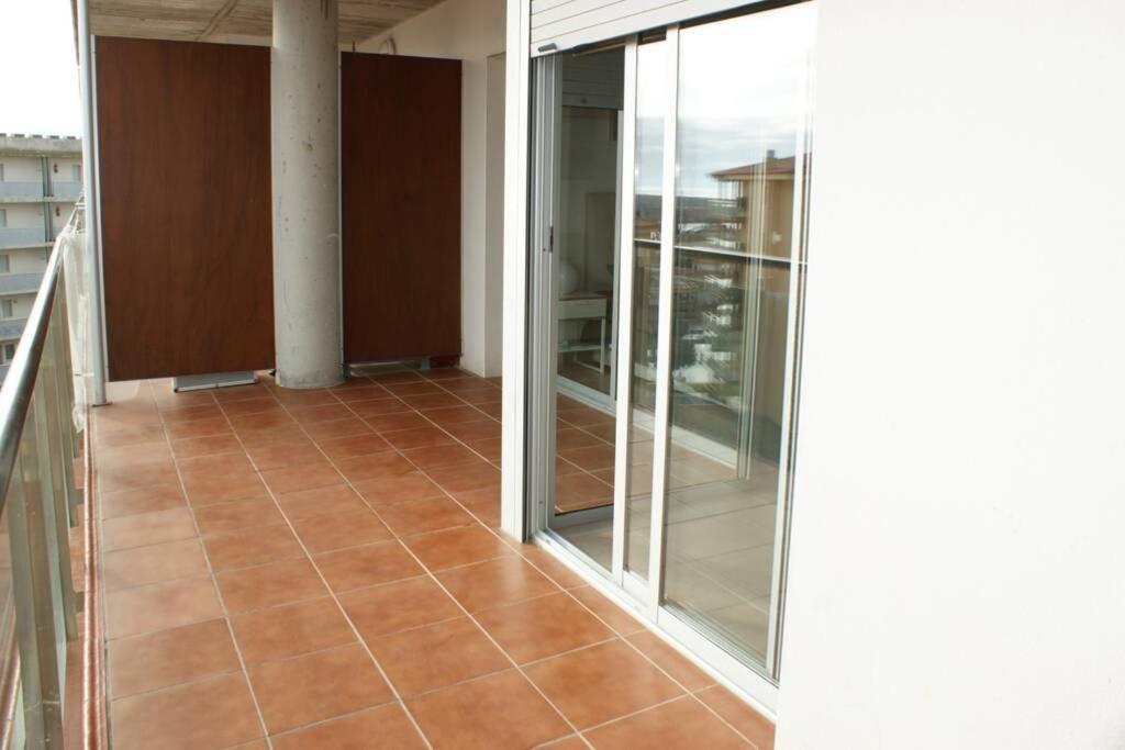 Apartamento En Roses Con Parking Y Piscina Apartment Exterior photo
